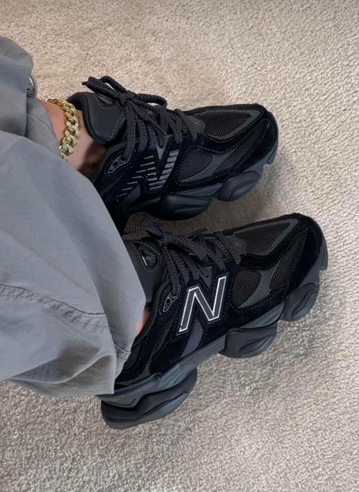 New Balance 9060 Triple Black