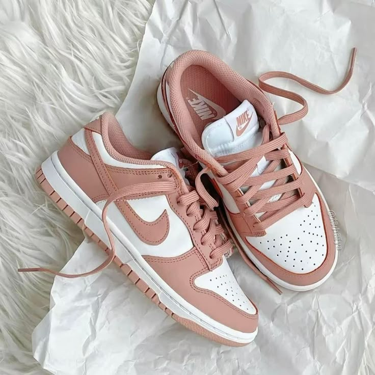 Nike Dunk Low Rose Whisper