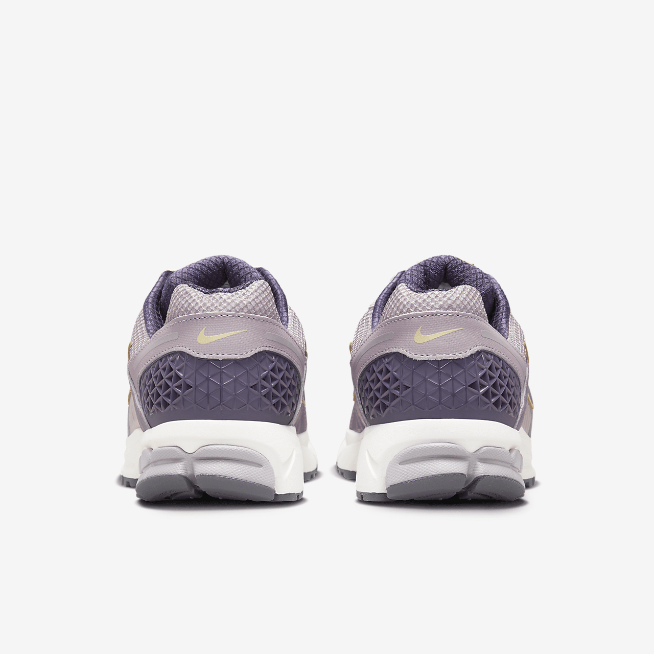 Nike Zoom Vomero 5 Platinum Violet