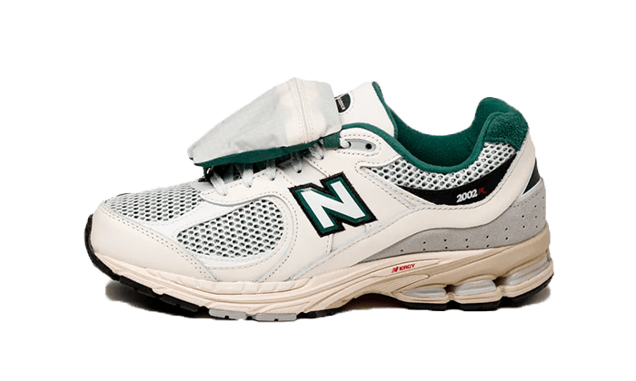 New Balance 2002R Sea Salt Vintage Teal